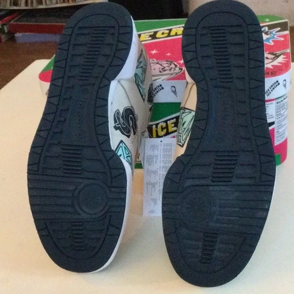 Men’s sneakers size 11.5 - Picture 4 of 7